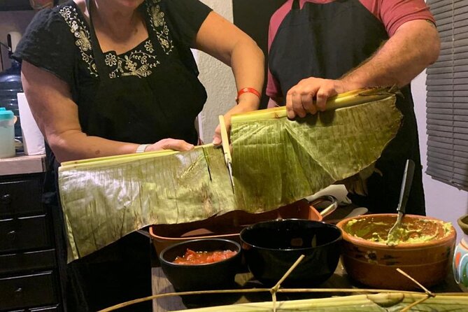 4h Cooking Class in Cancun with 8 Recipes & Bottomless Drinks - Drinks, Dinner, and the Shared Table Moment