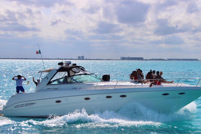 Beautiful Yacht SeaRay 48ft / 15PAX 25P16 - What’s Included Onboard: AC, Ice, Bluetooth, and Safety Gear