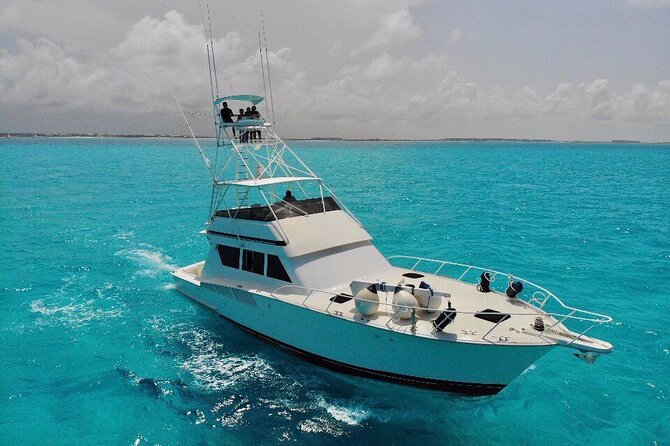 Biggest Luxury Yacht Boat Best in Cancun up to 28 pax - Why a 60ft Private Yacht Charter Is a Smart Luxury Move