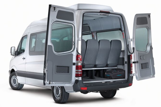 Cancun Airport: Shuttle Cancun or Playa del Carmen Hotels - Group size and comfort: what to expect with up to 52 people