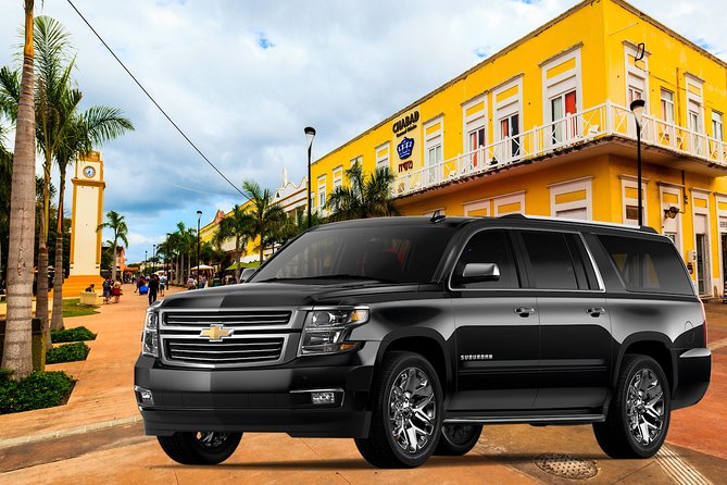 Cancun Airport to Hotel Private Deluxe SUV - Finding Your Driver at Cancún International Airport