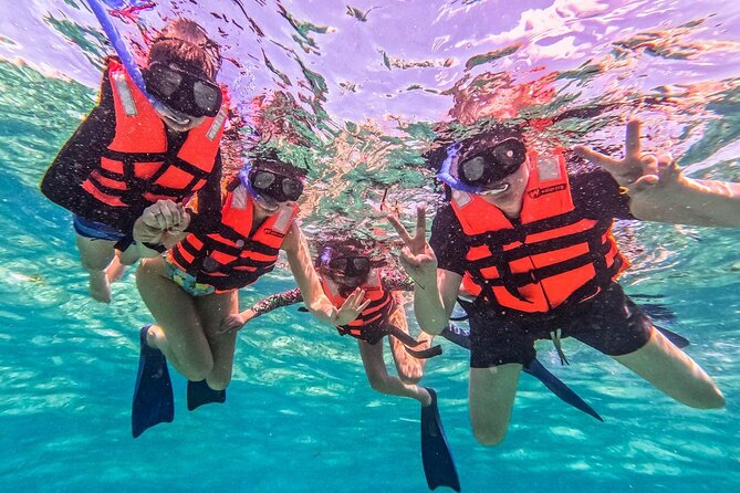 Cancun : All Inclusive Catamaran Tour to Isla Mujeres - Isla Mujeres time: food included, but the island clock rules