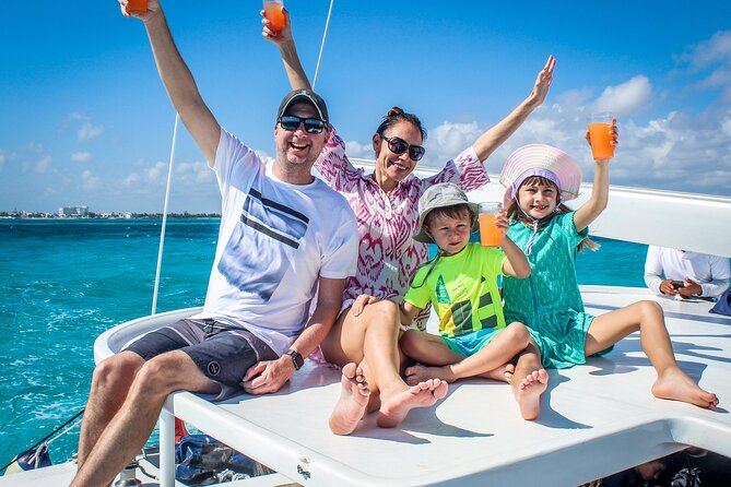 Cancun : All Inclusive Catamaran Tour to Isla Mujeres - Small group size: why 40 people changes the feel