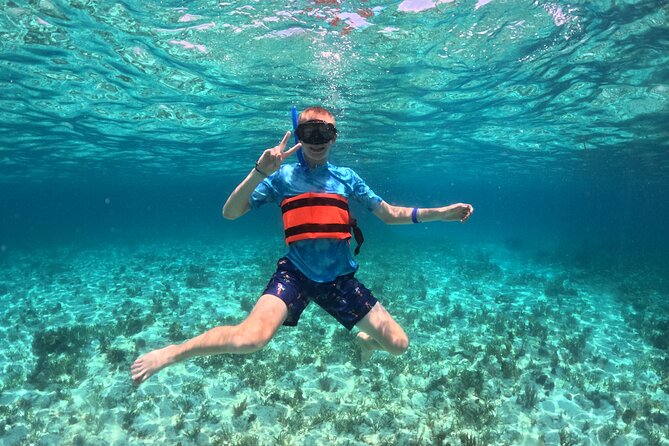 Cancun Catamaran: Isla Mujeres, Snorkeling, Drinks & Buffet Lunch - Tips that make a real difference