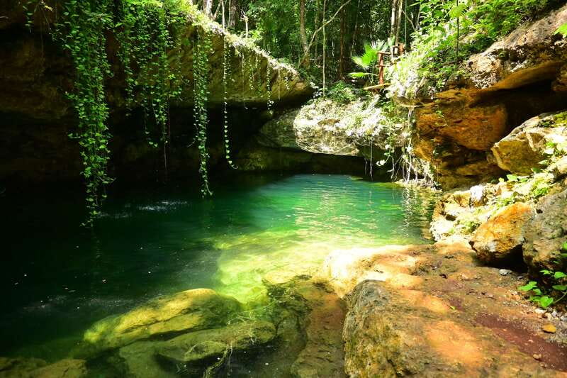 Cancún: Cenotes Adventure with Tequila Tasting & Mayan Snack - The photogenic part: how the team helps you look like you belonged there