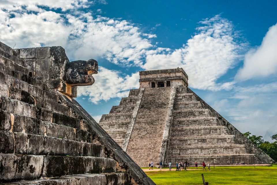 Cancun: Chichen Itza, Cenote & Valladolid Tour with Lunch - Valladolid in half a day: cobblestones, church façades, and shopping with a timer