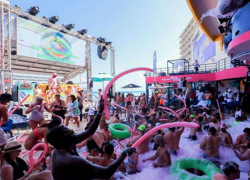 Cancún: Coco Bongo Beach Party Experience - Meeting and Entry: How to Avoid Those Annoying Check-In Delays