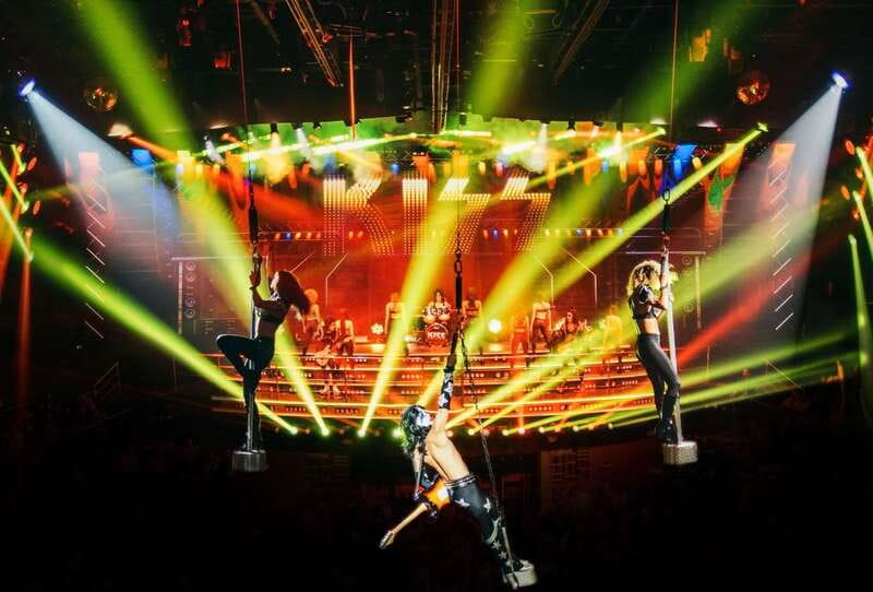 Cancun: Coco Bongo Nightclub Experience - The Main Event: Acrobats, Confetti, Tribute Acts, and Lighting