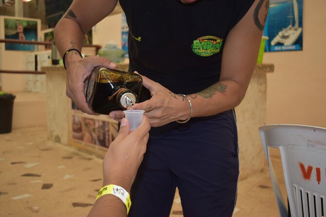 Cancun: Discover the Hidden Treasures: Exploring 3 Jungle Cenotes - Cenote stop 2: tequila tasting and a built-in cultural break
