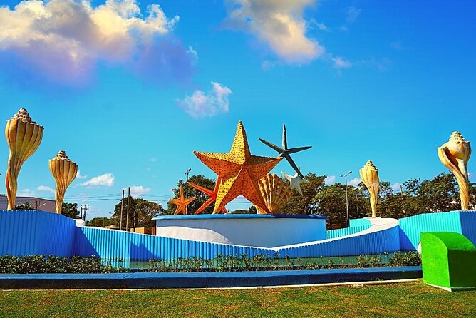 Cancun Guided Bus City Tour (from Cancun and Riviera Maya) - Downtown Cancun Breaks: Plaza 28 and Plaza La Fiesta