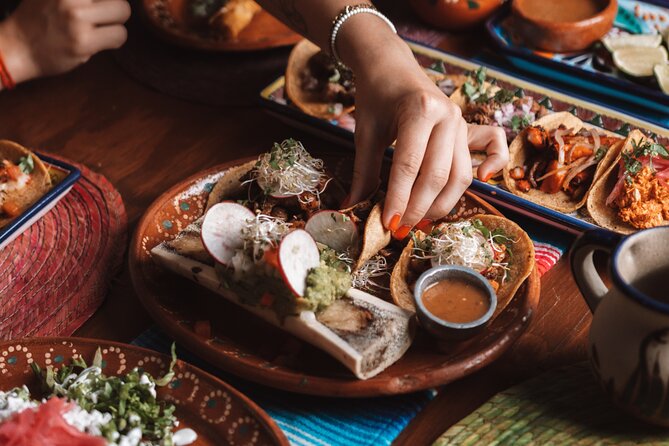 Cancun Guided Unlimited Taco Lunch & Shopping Experience - The Shopping Perks: Pendant, Discounts, and How to Not Overpay