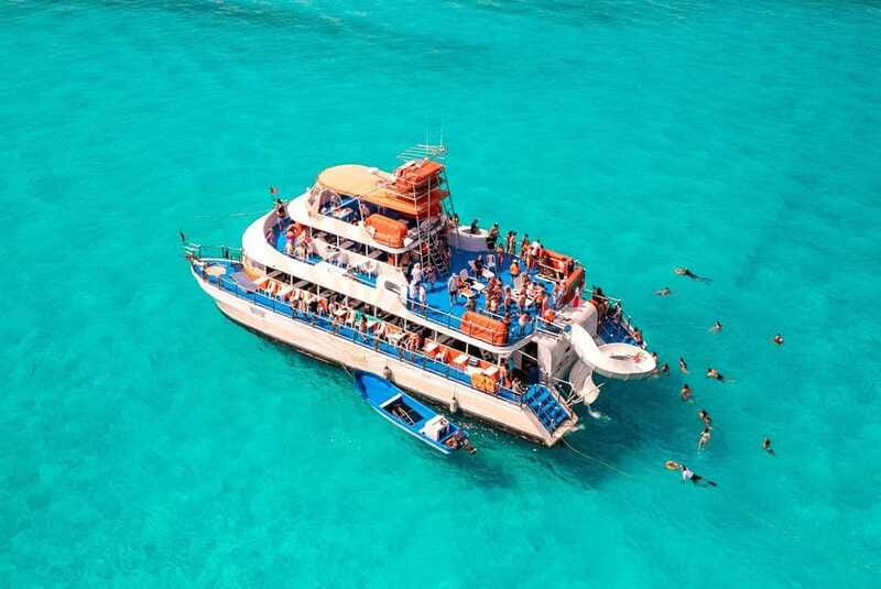 Cancun: Isla Mujeres Full Day Dancer Cruise - The DJ, dancing, and the crew’s built-in energy