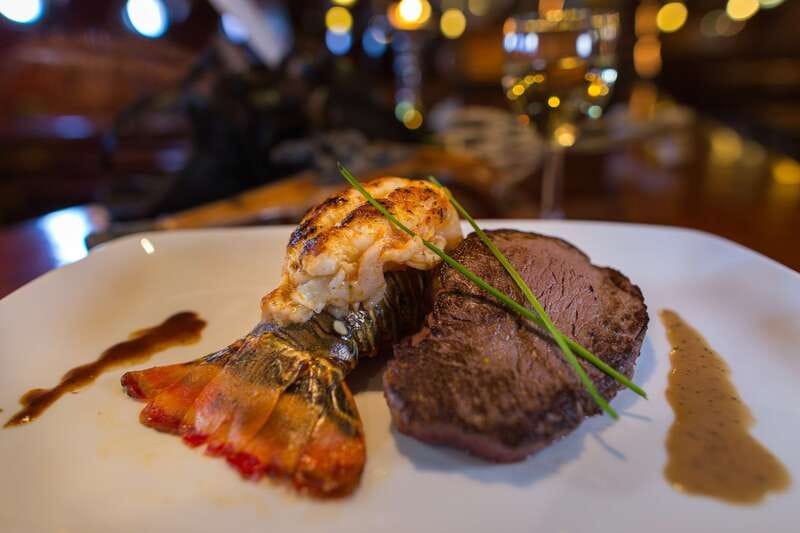 Cancún: Jolly Roger Pirate Dinner Cruise 2025 - Who this experience fits best in Cancún