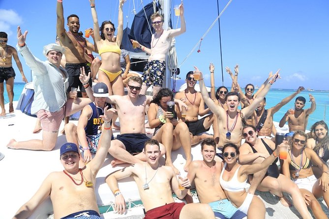 Cancun Sailing Catamaran Islas Mujeres With Luxury Beach Club - Stop in Isla Mujeres: Beach Club Time That Feels Like a Vacation