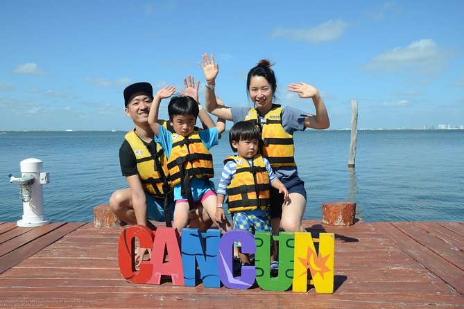 Cancun speedboat and snorkel tour: shared speedboat - Nichupte Lagoon Speedboat: driving in the mangrove canals