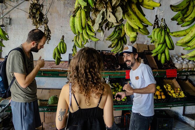 Cancun Walking Food Tour: Local Food, Markets, and Street Art. - Stop 4: Avenida Yaxchilán and gorditas