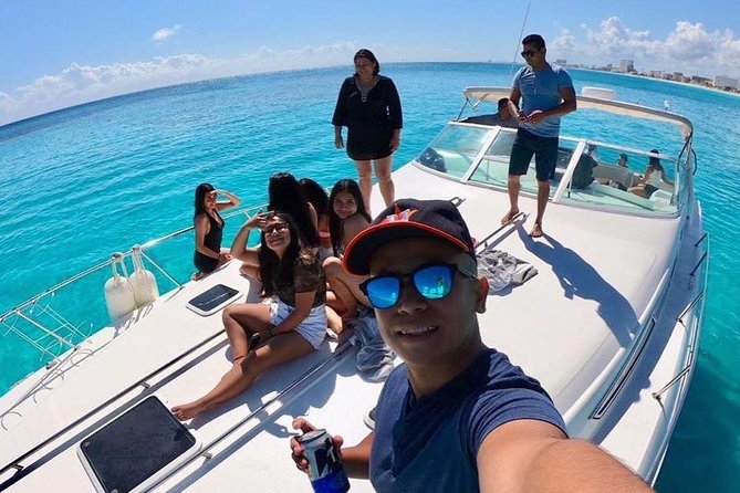 Cancun yachts rental BEATIFUL YACHT 46FT, 15 PAX MAX 25P6 - BYOB Alcohol Policy: Freedom, Budget Control, and Group Dynamics
