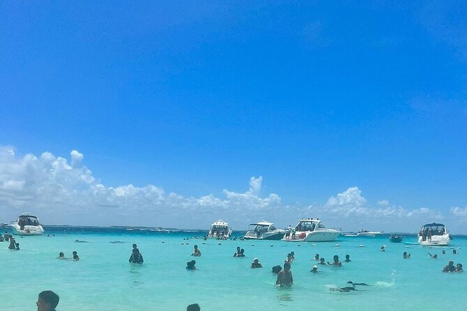 Catamaran Cancun to Isla mujeres Lunch OpenBar and Snorkeling - Isla Mujeres for 1.5 hours: shopping, photos, and a beach break