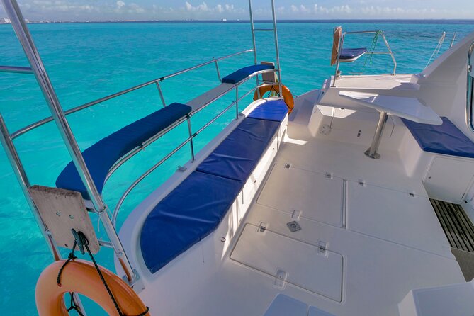 Catamaran Cancun to Isla mujeres Lunch OpenBar and Snorkeling - Pickup and meeting point: how to avoid losing beach time