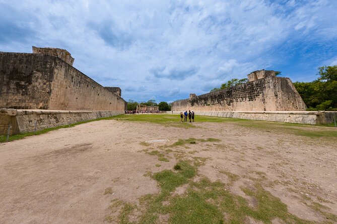 Chichén Itzá Ancestral Tour from Cancún with Cenote - Stop 3: Chichén Itzá with certified bilingual guides (and the fees you must plan for)