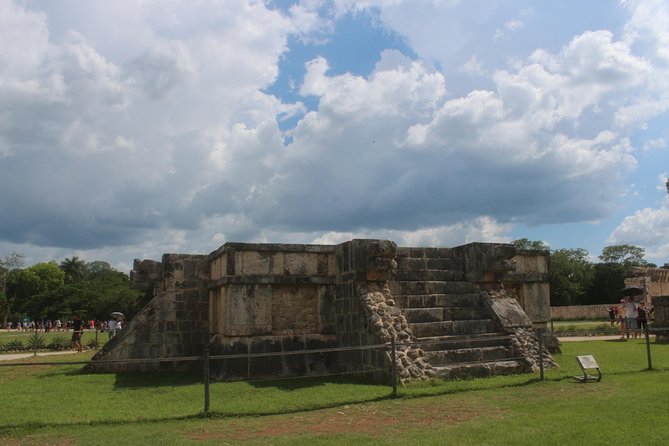 Chichen Itza & Ekbalam with Cenote Swim from Cancun - Chichen Itza: what the guide should help you notice