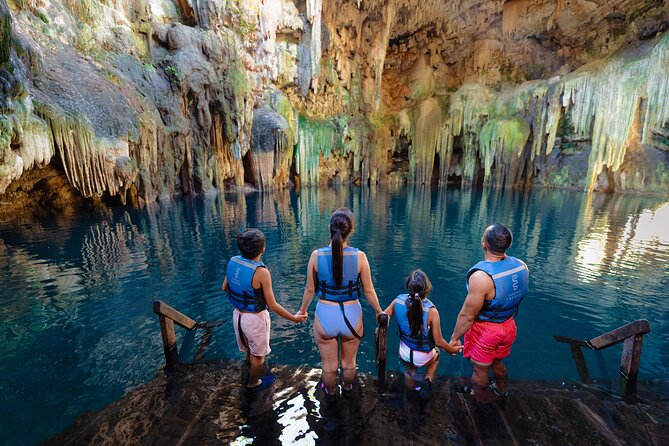 Chichen Itza Guided Historical Tour with Lunch Included - Group Size, Pace, and Physical Demands