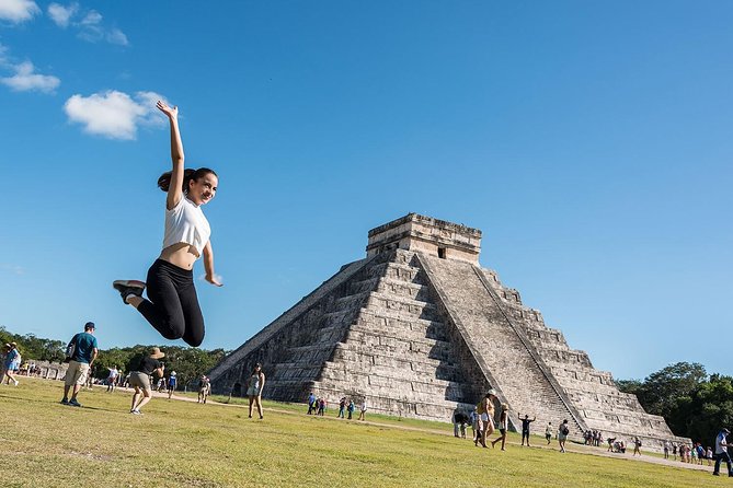 Chichén Itzá Premier Tour with Cenote Xunáan, Valladolid & Lunch - A 7:00 am start that actually saves you energy