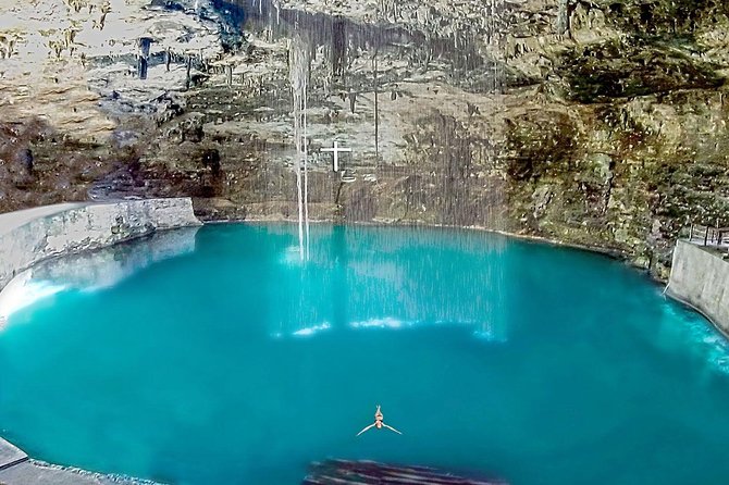 Chichén Itzá Premier Tour with Cenote Xunáan, Valladolid & Lunch - Lunch with an open international bar: where the day slows down
