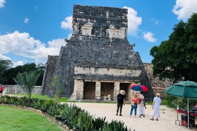 Chichén Itzá Premium Cenote y valladolid Day Tour - Valladolid in 30 Minutes: Marqué­sitas, Cathedral Photos, and Quick Souvenir Stops