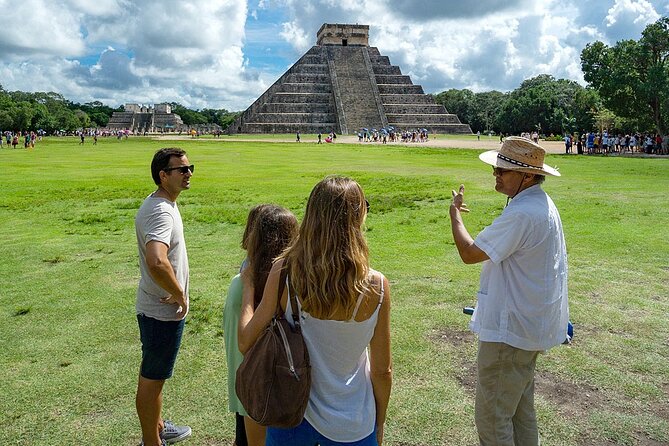 Chichen Itza Private Tour plus Cenote and Valladolid Visit - The Yucatán buffet lunch: what you’re really paying for