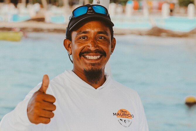 Deep Sea Fishing Experience in Puerto Morelos - How the crew targets snapper, grouper, barracuda, and more (trolling then bottom fishing)