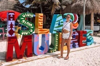 Deluxe Catamaran to Isla Mujeres, with Drinks, Snorkel & Buffet - Getting to the catamaran: pickup, comfort, and the mobile ticket