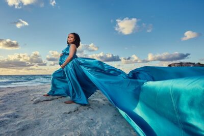 Flying dress photoshoot cancun - Changing Outdoors and Staying Comfortable: Posing, Discretion, and Wind