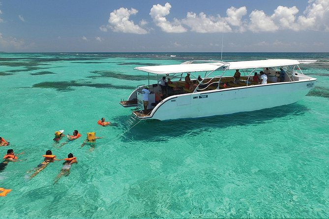 Isla Contoy and Isla Mujeres Tour with Snorkeling from Cancun - Isla Contoy National Park: nature trails, museum time, and bird-spotting