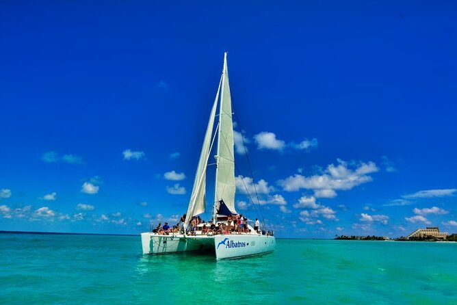 Isla Mujeres Catamaran Sailing Experience with Lunch & Open Bar - Comfort, crowds, and the logistics that can make or break the mood