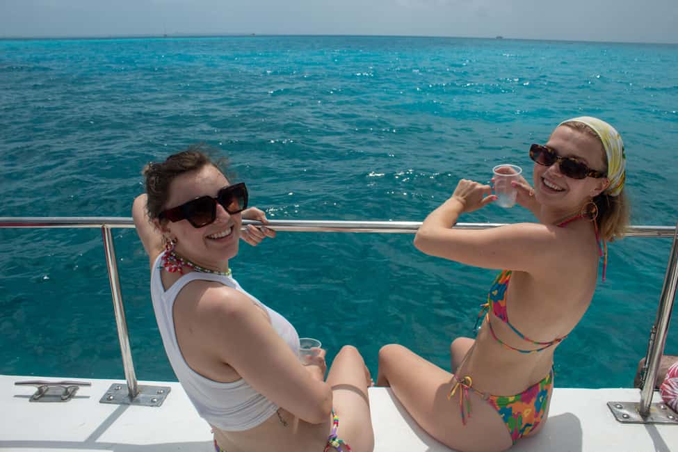 Isla Mujeres Catamaran, Snorkel & Buffet Lunch - Buffet lunch at the private beach club and what drinks include