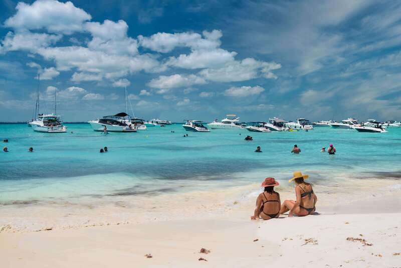 Isla Mujeres: Catamaran with Open Bar, Snorkeling and Lunch - The snorkeling stop: 30 minutes, provided gear, and the real safety rules
