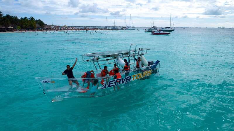 Isla Mujeres: Excursion Crystal Boat Tour at the Caribbean - El Farito Reef: When the Boat Glides Over Colorful Fish