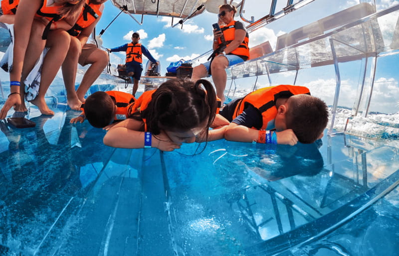 Isla Mujeres: Excursion Crystal Boat Tour at the Caribbean - The Photo Add-On Reality: Great Shots, Extra Cost