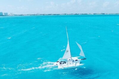 Isla Mujeres Premium Tour in Private Catamaran with Lunch - Stop 1: Playa Tortugas for 30 minutes of easy setup time