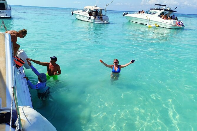 Isla Mujeres Premium Tour in Private Catamaran with Lunch - Stop 3: Playa Norte for a real 2-hour swim and optional town time
