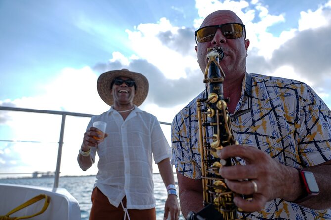 Isla Mujeres Sunset Cruise and Tour from Cancun - Isla Mujeres historic downtown: time on the island and how to use it