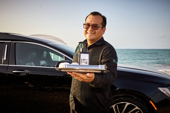Lincoln Strecth Limo from Costa Mujeres to Cancun Airport - Key points to know before you go