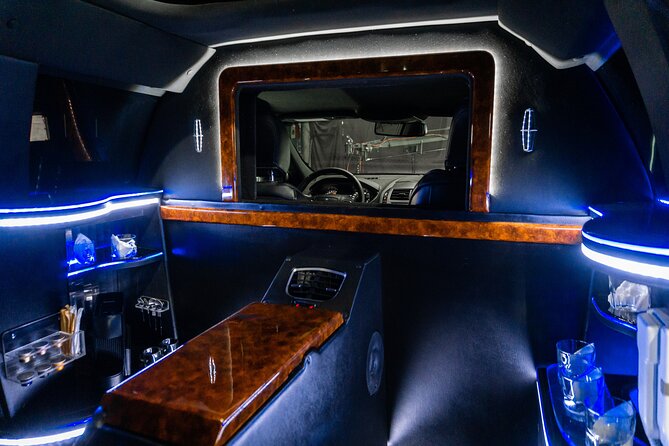 Lincoln Strecth Limo from Costa Mujeres to Cancun Airport - Booking early: why planning about 64 days out helps