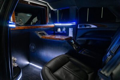 Lincoln Stretch limo from Cancun Hotel Zone to Cancun Airport - Price and Value: What $128 Covers for Up to Two