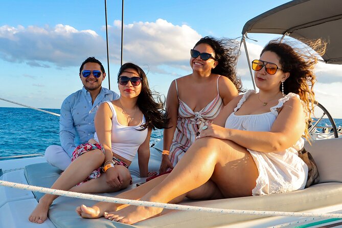 Luxury Sunset Sailing Cruise in Cancun with Light Dinner and Open Bar - The sunset sailing itself: views, sea turtles, and the “turnaround” question