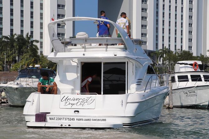 Luxury Yacht in Paradise and snorkel by Isla Mujeres - Playa Norte Without Docking: What That Means for Your Plans