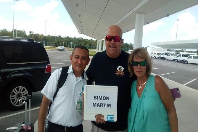 One-way private transportation Cancun Airport - Cancun Hotel Zone - Finding your driver fast at Terminal 2–4 (and not getting distracted)