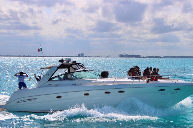Private 50FT Yacht Rental in Cancún P8 - Who this private yacht rental is best for