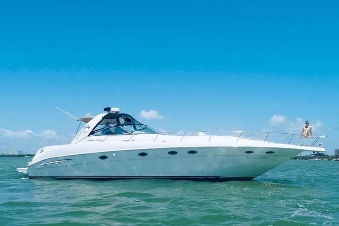 Private 50FT Yacht Rental in Cancún P8 - Entering the water around Playa Norte (and why anchoring matters)